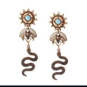 NWT Beautiful Unique Gold Long Dangling Sun & Serpent Statement Earrings!!